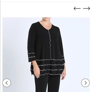 ic By Connie K Black Wide Crew Neck Top, Size Medium, NWT